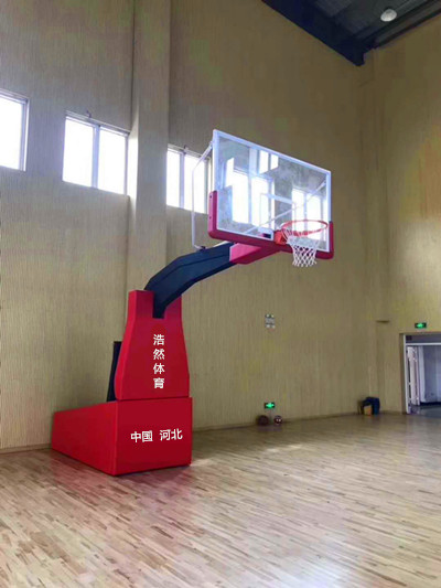 四川省成都某中學(xué)安裝室內電動(dòng)液壓籃球架案例